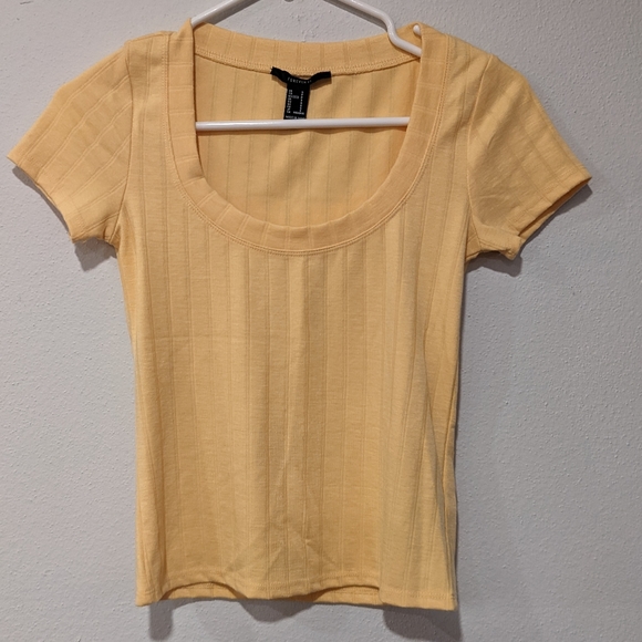 *10/$10* Forever 21 Yellow Ribbed Scoop neck Tee - Size Small - Picture 1 of 3